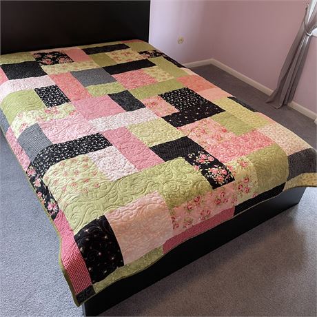 Full Size Hand Made Quilt