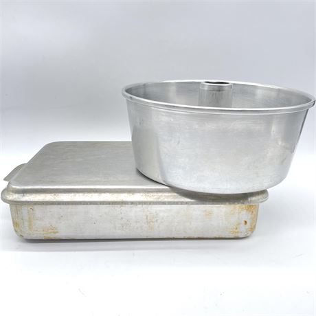Vintage Aluminum Baking Dish with Snap Lid and Bundt Pan