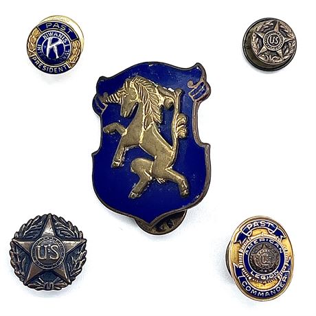 US Army 6th Cavalry Regiment Crest w/ 1/10 10k Past American Legion & US Pins