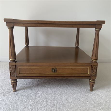 Great Henredon End Table with Drawer