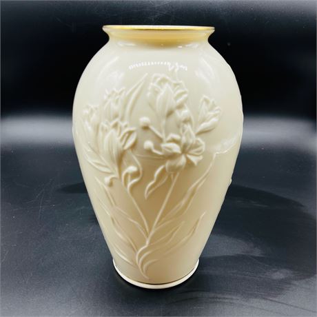 Lenox Porcelain Masterpiece Vase