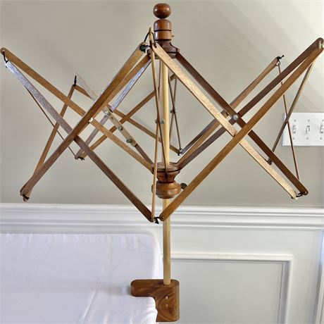 Wooden Umbrella Swift Yarn Winder