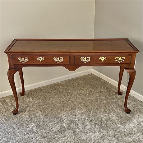Harden Furniture Queen Anne Sofa Table w/ Dual Pull-out Tea Trays and 2 Drawers