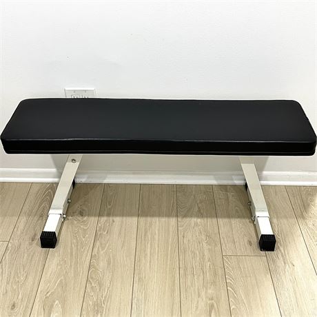 Flat Weight / Workout / Exercise Bench