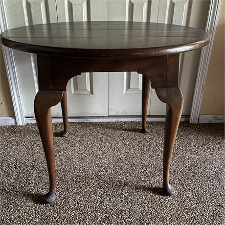 Kittinger Williamsburg Adaption Collection Round Side Table