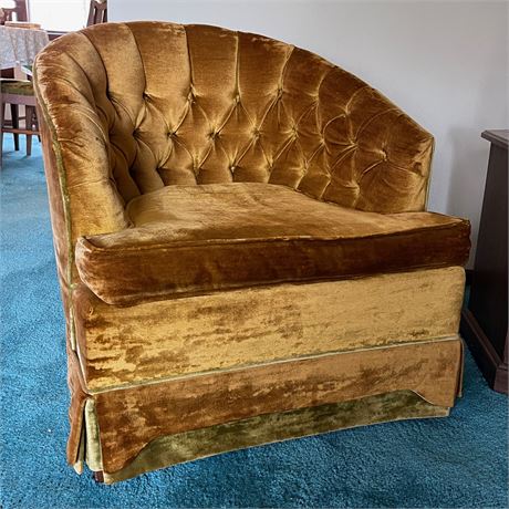 Western Furniture Tufted Back Velvet Club Chair. (1 of 2)