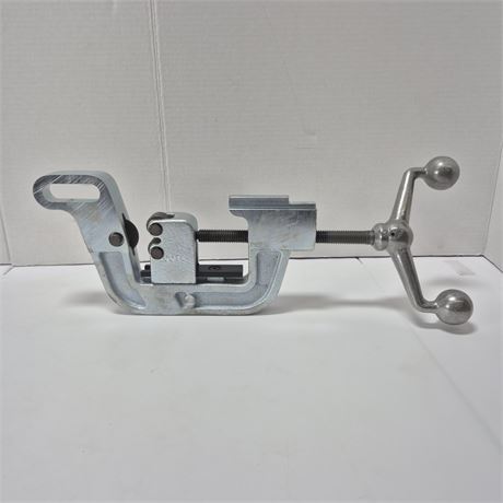 NEW Heavy Cast Aluminum Pipe Cutter