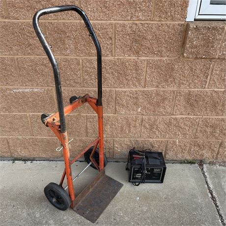 Blazing Auctions - Convertible Hand Dolly with 10amp Battery Charger