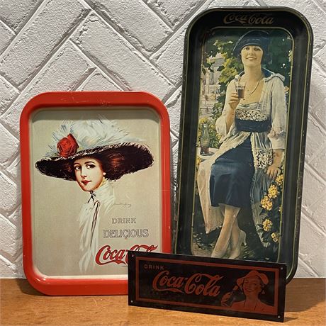 Grouping of Vintage Coca-Cola Advertising Tin Trays & Sign