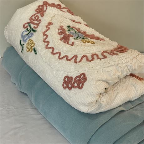 Vtg Queen Size Chenille Bedspread and King Size Vellux Plush Blanket