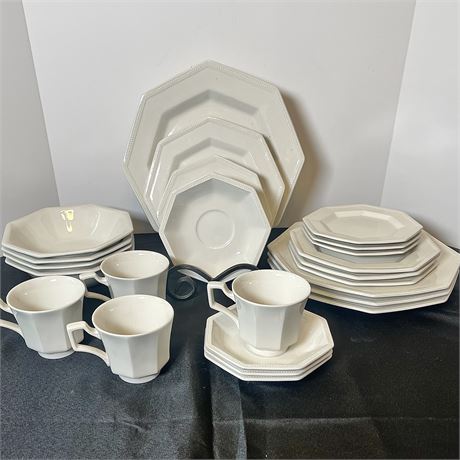 24 pc Johnson Brothers Heritage White Octagon Dinnerware - Service for 4