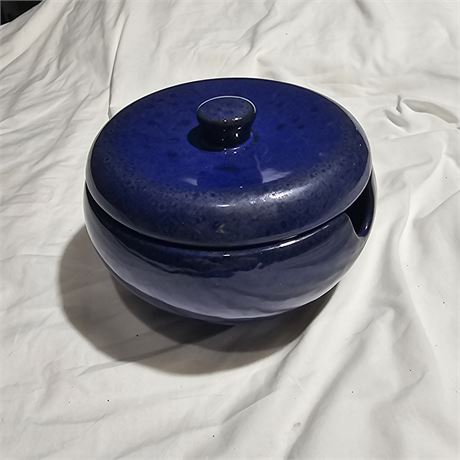 Studio pottery soup tureen with a lid,