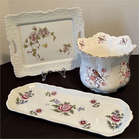 Floral Designed Fine Bone China Bird Motif Vase & Porcelain Trays