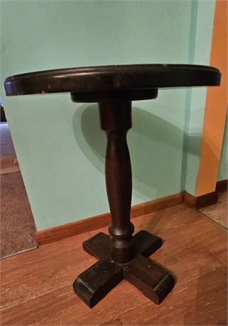 Solid hardwood accent table