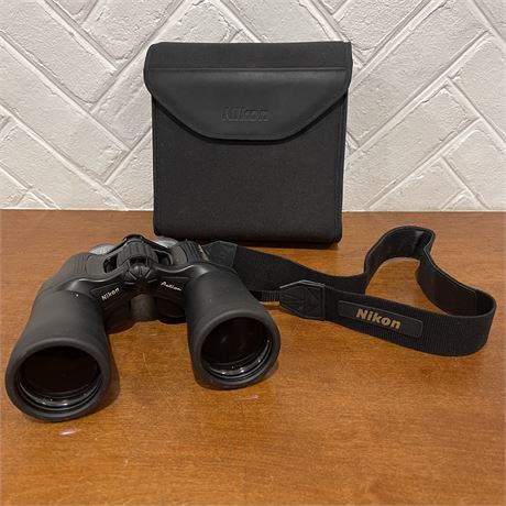 Nikon Action 10x50 6.5 Binoculars w/Case and Neck Strap