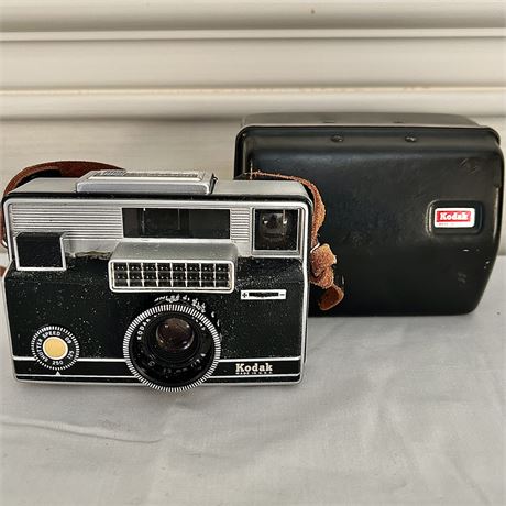 Vtg Kodak Instamatic 700 Camera w/ Case