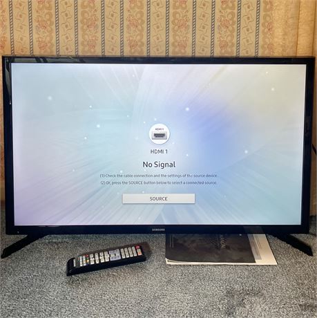 Samsung 32" LED HD Smart Tizen TV UN32M4500AF on Stand w/ Remote