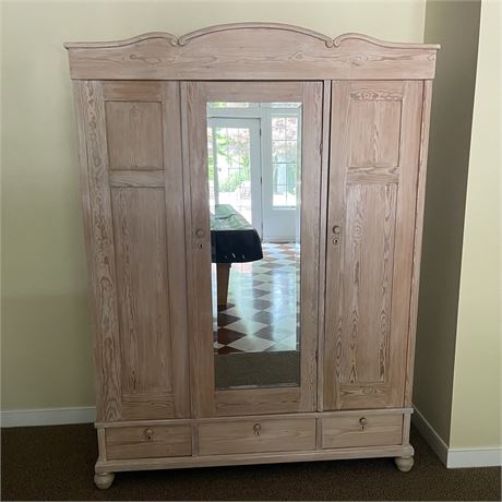 Large 2 Door/3 Drawer Wooden Storage Cabinet