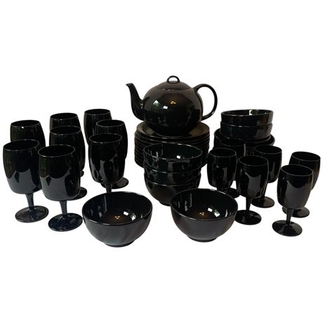 Black Glass Dinnerware