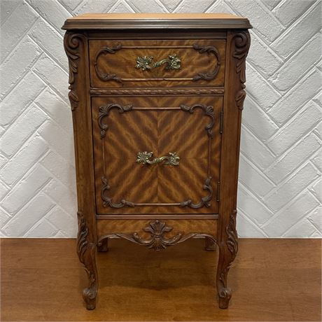 Vtg Carved Wood French Louis XV-Style Single Drawer Nightstand w/ Bottom Cabinet