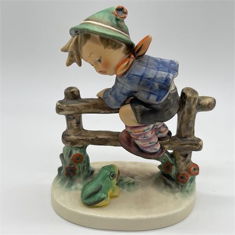 Goebel Hummel 1970s "Retreat to Safety" Stylized Bee Figurine