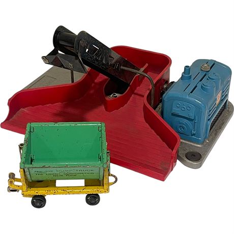 Lionel 397 Electric Coal Loader & 162 Dump Truck