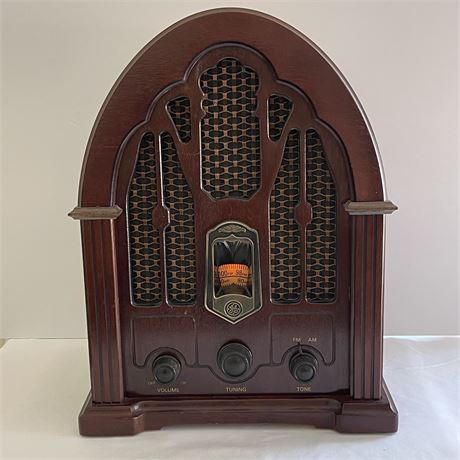 General Electric Cathedral AM/FM Radio Reproduction
