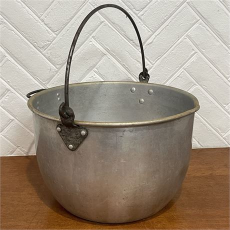 Vtg No 128 Wear Ever Large Aluminum Handled Pot (no lid)