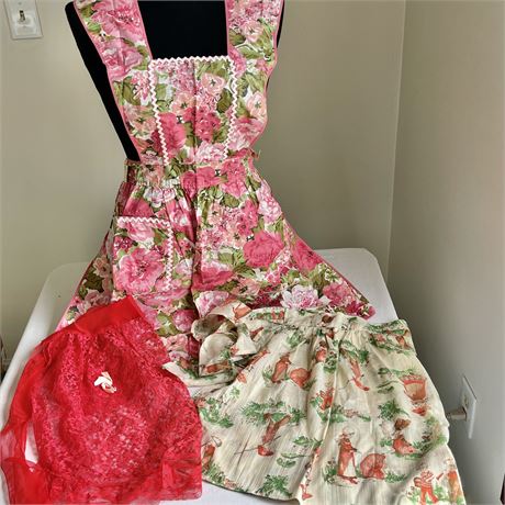 Vtg Full Size Apron w/ Tags and (2) Half Aprons