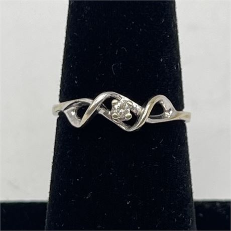 10K White Gold Diamond Swirled Band Solitaire Ring