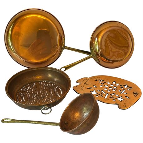 Vtg Copper/Brass Pans, Strainer, & Ladle with Copper Plated Cast Iron Pig Trivet