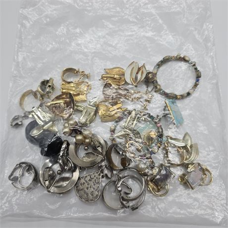 Vintage Fashion Jewelry Lot 2 (Clip On)