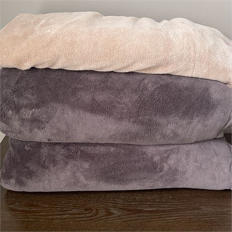 Pair of King Size Chocolate Brown Plush Blankets and Twin Light Brown Blanket