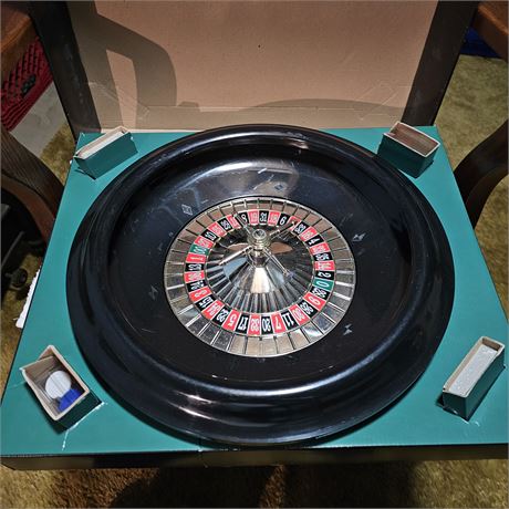Casino Cache roulette game set.