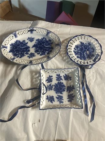 Vintage Basic Porcelain Decorative Plate Set