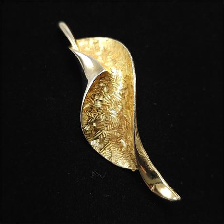 Gold Tone Curved Florentine Textured Leaf Brooch
