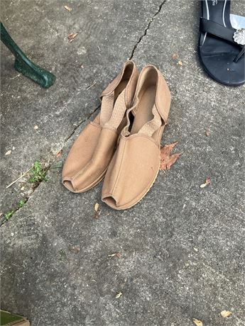 Women shoes size 8