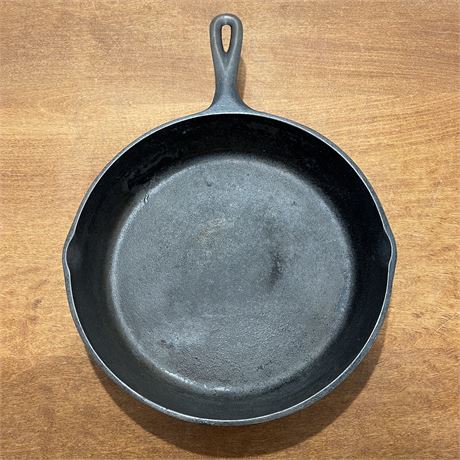 LODGE Brand Vtg. Cast Iron 10” Skillet Frying Pan
