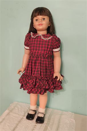 Vintage Patty Play Pal doll ( 1 arm is loose )