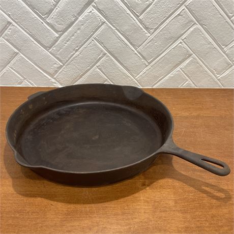 Cast Iron Skillet 14 - Made in USA