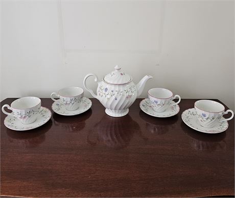 Johnson Brothers "Summer Chintz" Teapot, Cups & Saucers