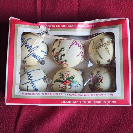 Christmas tree decorations made in Italy.