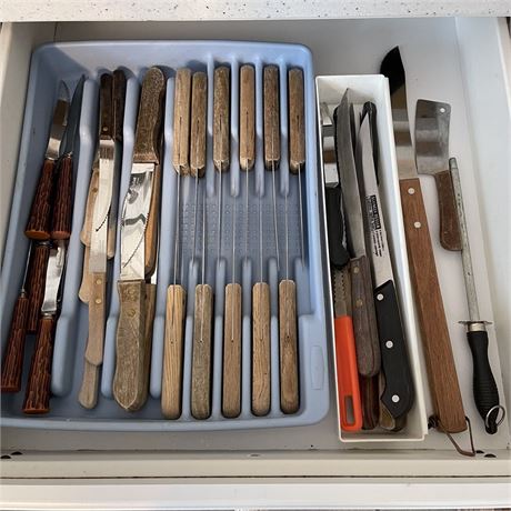 Knives, Knives, and more Knives (Mainly Regent Sheffield Serrated Steak Knives)