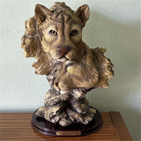 "Gift of Time" Cougars Bust Statue