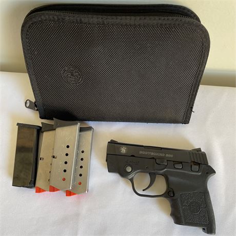 Smith & Wesson Bodyguard 380 Insight Laser Pistol w/ Magazines in Case