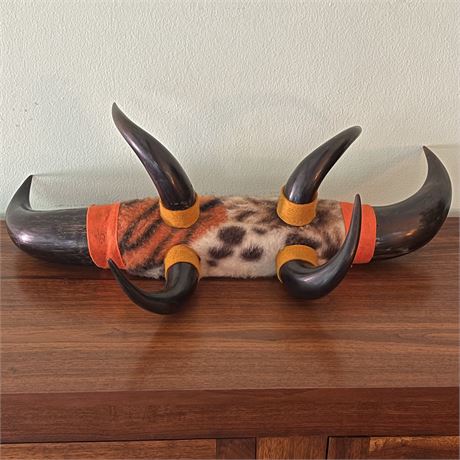 Mountable Buffalo Horns