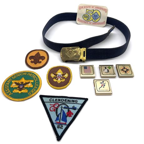 Bundle of Vtg Cub Scouts Patches, Badges and Belt