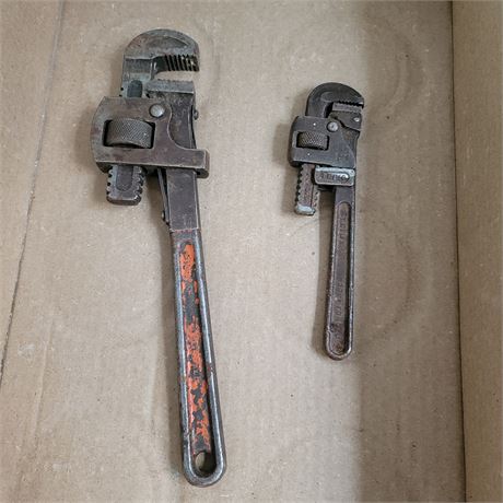 Pipe wrenches