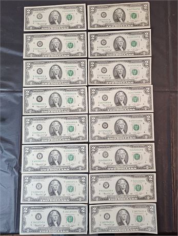 (16) 1976 $2 Dollar Bills