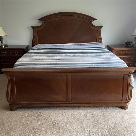 Vintage Broyhill Solid Wood Queen Bedframe - FRAME ONLY